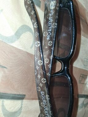 Authentic Louis Vuitton Brown Monogram Square Sunglasses - Soupcon Style